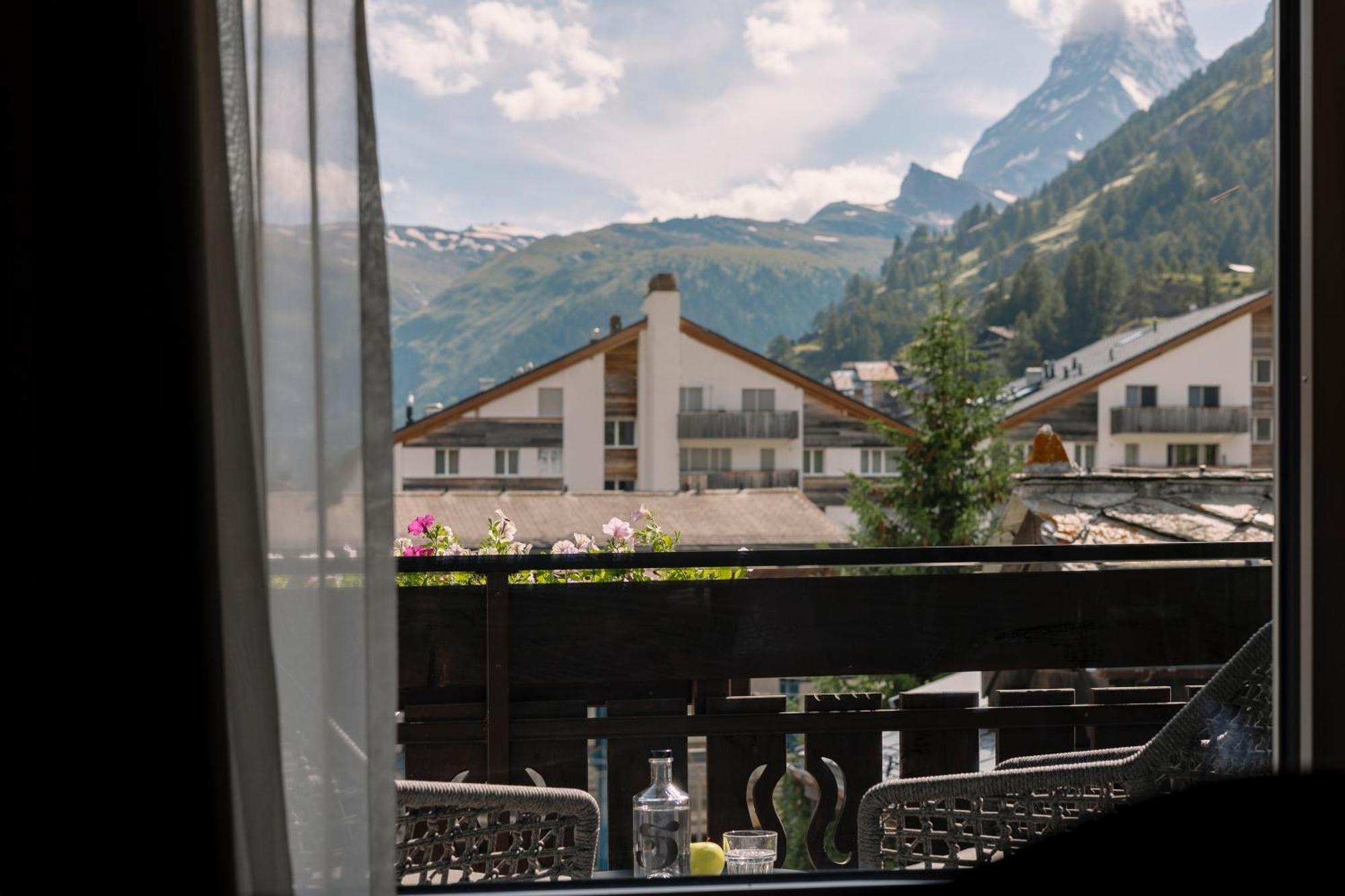 Schloss Zermatt - Cbd & Adaptogenic Spa And Sport Hotel Exterior photo