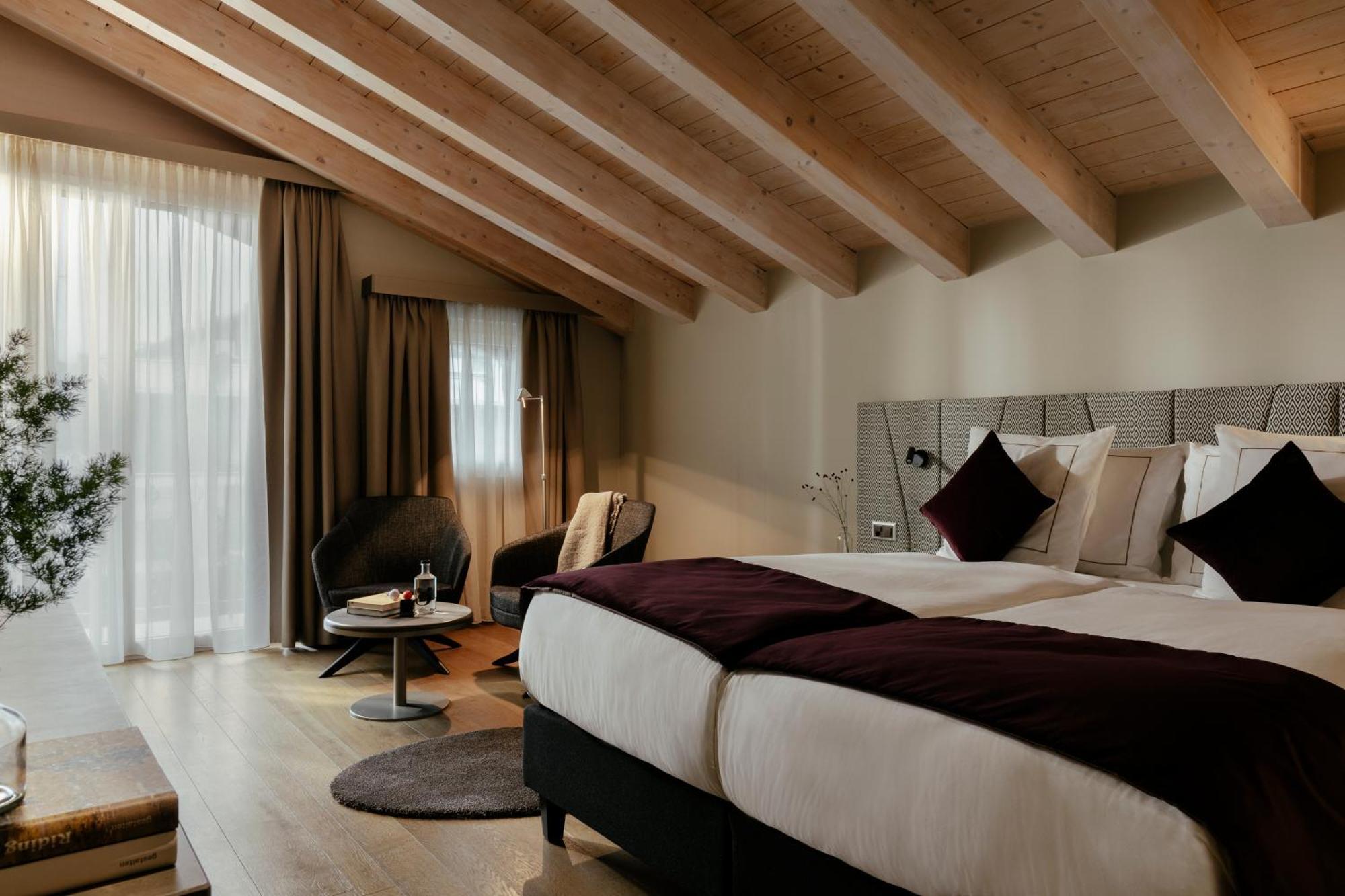 Schloss Zermatt - Cbd & Adaptogenic Spa And Sport Hotel Exterior photo